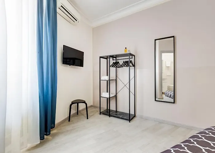Apartment Bdc - Prestige 3bdr 3bath In Monti District Rome