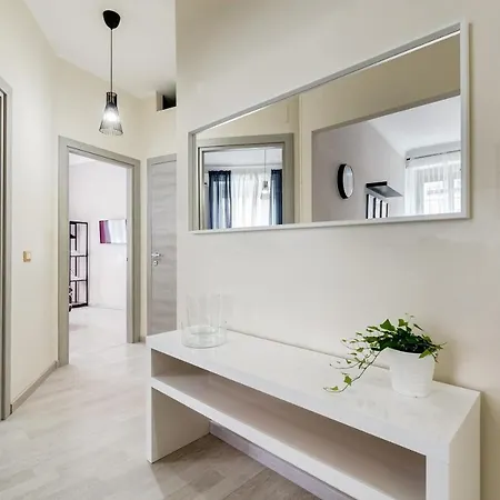 Bdc - Prestige 3bdr 3bath In Monti District * Rome
