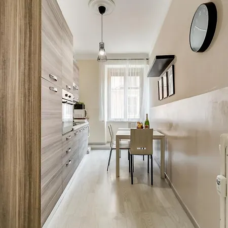 Bdc - Prestige 3bdr 3bath In Monti District * Rome